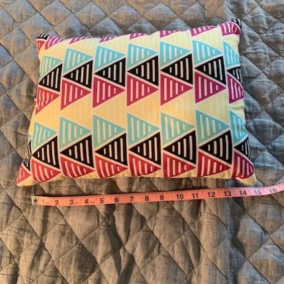 POP of color throw pillow, EUC‎ - Picture 1 of 3